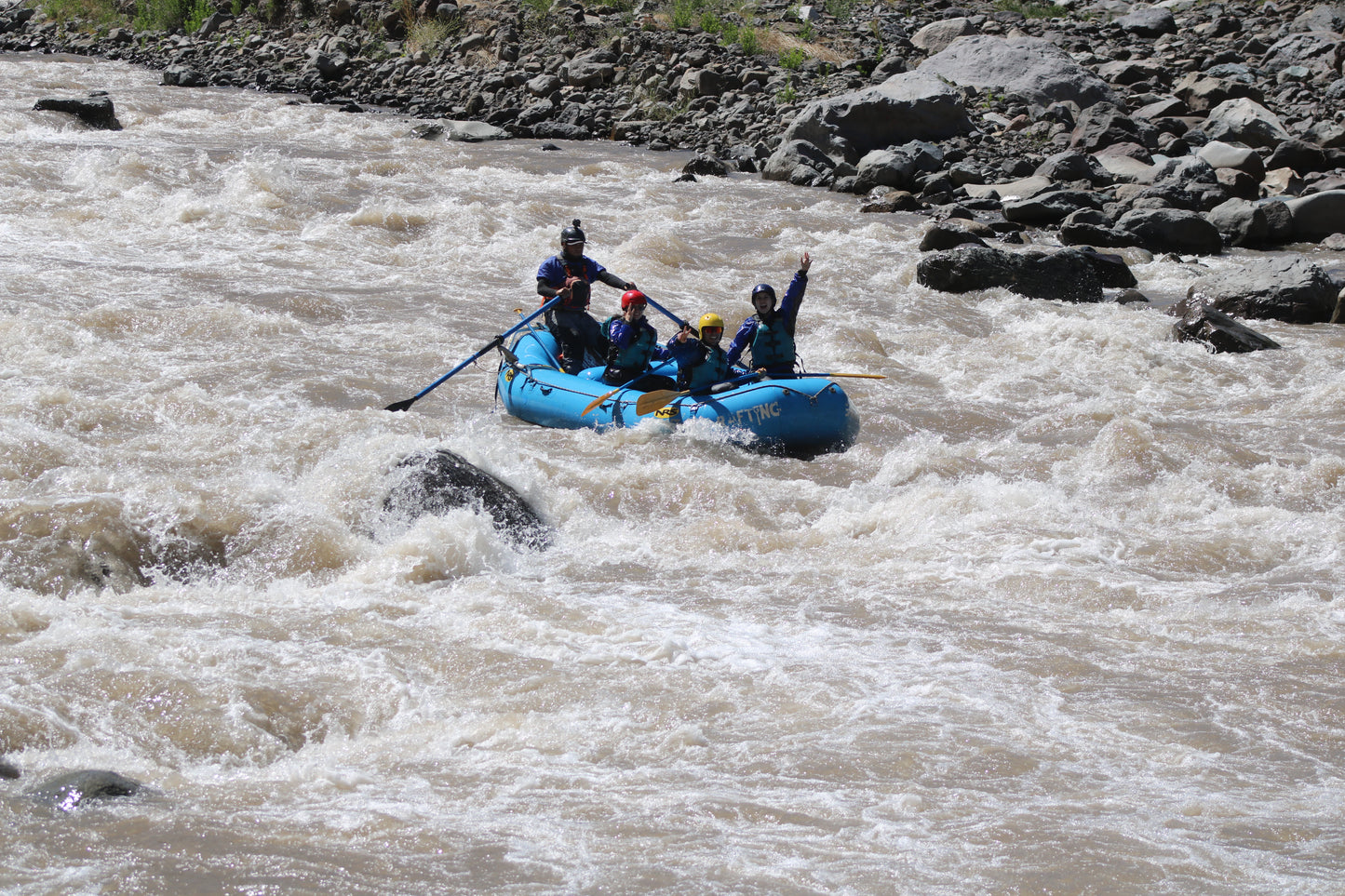 Full Day Cajón del Maipo: Rafting + Termas Plan A